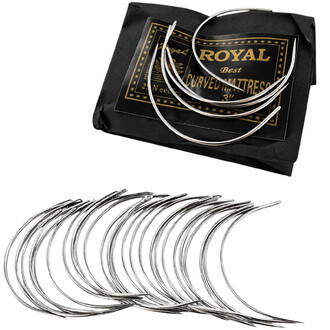 Lot de 25 aiguilles incurvées en acier pour couture Kevlar, présentées sur un emballage noir et doré.