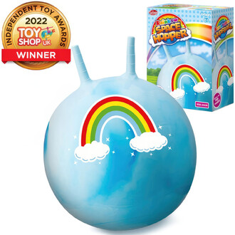 Ballon sauteur Tobar 60cm avec motif arc-en-ciel et nuages. Inclut une pompe à pied. Vainqueur des Toy Shop UK Independent Toy Awards 2022