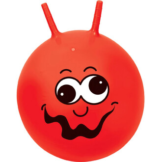 Ballon sauteur junior rouge de 45 cm avec un visage souriant, possédant deux poignées rainurées sur le dessus pour une meilleure prise en main. Le visage du ballon a de grands yeux noirs et un large sourire.