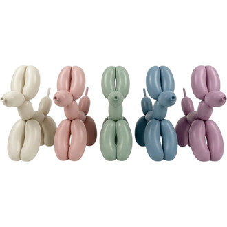 Ensemble de ballons longs 260 Sempertex couleur Crépuscule pastel (crème, rose pâle, vert sauge, bleu pastel, lavande), présentés en rangée de sculptures de ballons.