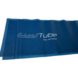 Fascia elastica in lattice blu con il logo ElastTube di amaya stampato in bianco sul tessuto. La fascia è mostrata srotolata, evidenziandone la superficie liscia e la flessibilità.