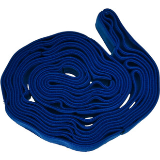 Bande textile bleue de 16 positions soigneusement enroulée, adaptée pour la pratique de la jonglerie et d'autres activités de coordination.