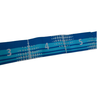 Bande textile de couleur bleue avec des motifs en dégradé et des chiffres de 3 à 5 imprimés en blanc.