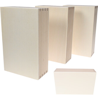 Boîte à cigares en bois uni, montrant plusieurs unités avec des finitions lisses et sans motifs, disposées de manière à mettre en avant leur forme rectangulaire.