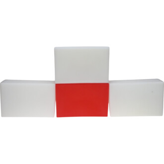Bloc de jonglerie en forme de boîte à cigares, composé de trois blocs : deux blocs blancs de chaque côté et un bloc central rouge.