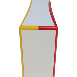 Boîte à Cigare Moreira ND - Standard vue de côté, présentant des couleurs vives avec un bord blanc, un côté rouge et un côté jaune. Le design est lisse et moderne.