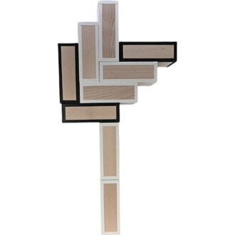 Boîte à cigares en bois Henrys avec une construction artistique en formes géométriques, mélangeant des panneaux en bois clair et noir, disposés de manière créative.