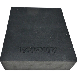 Cale de yoga noire de dimensions 15x120x50 cm, avec une texture lisse et un logo en relief, vue de dessus.