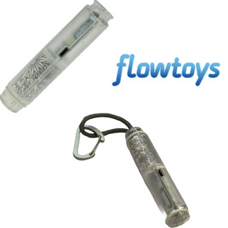 Capsule 2.0 Flowtoys en boîtier transparent avec motif, composants internes visibles, accompagné d’un mousqueton et d’un cordon.