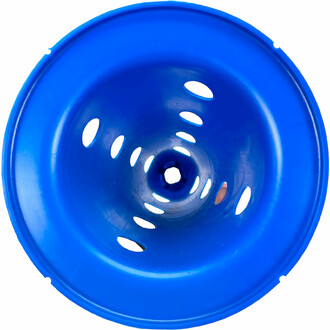 Le cône rigide multifonction en PVC bleu est un accessoire pratique, robuste et économique pour toutes vos activités sportives et éducatives. Il est présenté ici en vue de dessous.