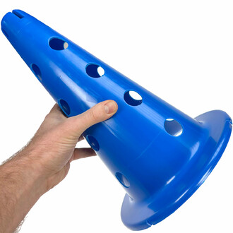 Le cône rigide multifonction en PVC bleu est facile à utiliser et à ranger.