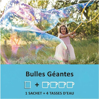 Fille en robe rose et blanche dans un champ, tenant un bâton à bulles et faisant des bulles géantes irisées; bandeau bleu en bas avec le texte « Bulles Géantes » et « 1 sachet + 4 tasses d’eau ».