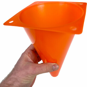 For better organization of your sports sessions, opt for the full 15cm boundary cone.