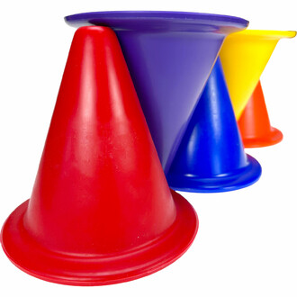 This 18 cm high boundary cone helps you easily mark training and playing areas for your favorite sporting activities.