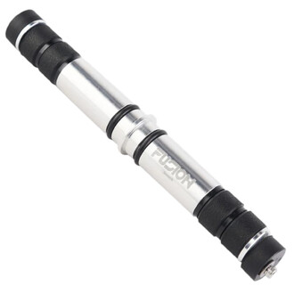 Connecteur Double Fusion en métal argenté avec joints toriques noirs, vue rapprochée.