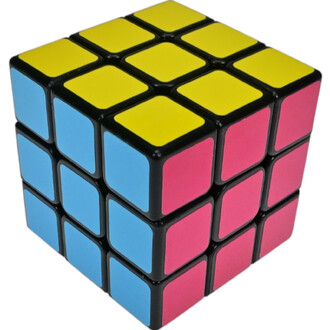 Cube casse-tête en plastique noir avec des faces colorées : jaune, bleu et rose, composé de petits carrés disposés en grille sur chaque face.
