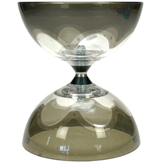 Diabolo Hyperspin à axe fixe, deux coupelles translucides gris foncé reliées par un axe central, vue de face.