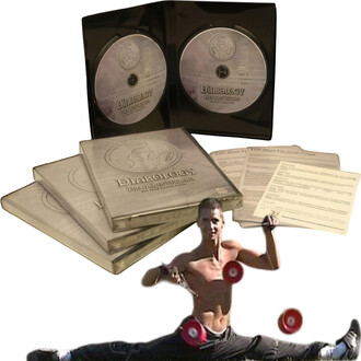 Coffret de 2 DVDs Diabology avec les disques visibles dans un boîtier noir, accompagné de feuillets explicatifs. En arrière-plan, un jongleur réalise un apprentissage impressionnant avec des diabolos.