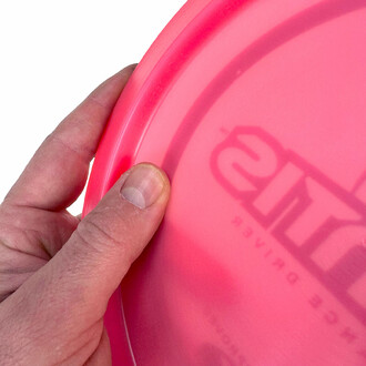 Mantis Z Driver: stability and speed for a successful game of Disc Golf.