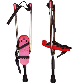 Echasses Actoy pour enfant dès 6 ans, vues avant et latérale montrant le cadre en métal, les sangles noires et la plateforme rose et rouge.