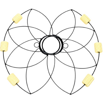 Éventail rond en métal noir avec motif de fleur de lotus constitué d’anneaux entrecroisés, décoré de petits cylindres jaunes tissés sur le bord.