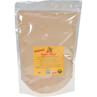 Pochette de poudre Firefly, contenant un produit en poudre à effet spécial. L'emballage est transparent avec une étiquette orange indiquant FireFly Powder et des informations sur le produit, y compris des instructions de stockage.