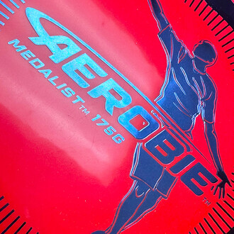 Frisbee Medalist : Stabilité en vol et lancers longue distance