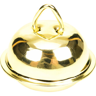 Grelot plat en métal doré de 22 mm, avec un design arrondi et une attache en forme de boucle sur le dessus. La surface brillante reflète la lumière, mettant en valeur son fini poli.