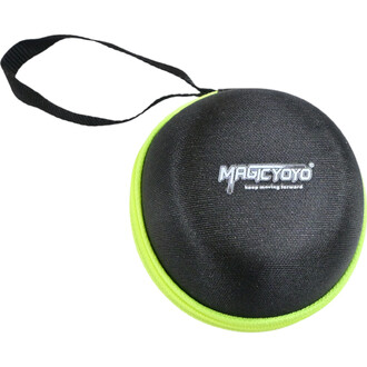 Housse de protection ronde pour yoyo, de couleur noire avec une bordure verte, ornée du logo Magic Yoyo. La housse dispose d'une poignée en tissu pour un transport facile.