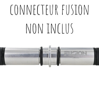 Vue rapprochée d’un tube métallique avec deux joints toriques noirs et une bague centrale, image affichant le texte Connecteur Fusion non inclus.