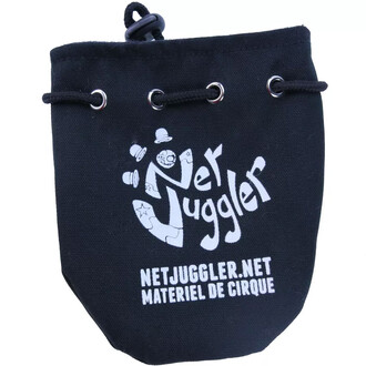 Petit sac en tissu noir avec cordon de serrage, logo NetJuggler blanc et inscription Matériel de Cirque, utilisé pour ranger le kit de contact juggling débutant.