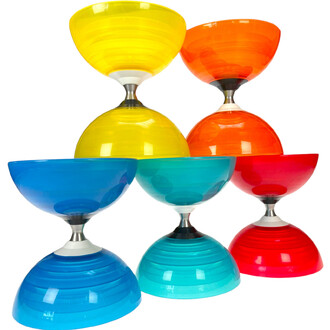 Kit Diabolo Beach Free Lumineux Fluxo, diabolo lumineux translucide multicolore (jaune, orange, bleu, turquoise et rouge) empilés en forme de sculpture colorée.