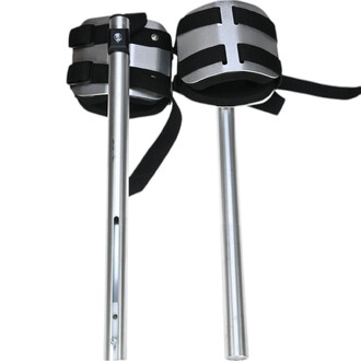 Kit molletière avec sangles, composé de deux supports en aluminium argenté, chacun équipé de sangles noires ajustables pour un maintien sécurisé. Les supports sont légèrement incurvés pour une adaptation confortable aux jambes.