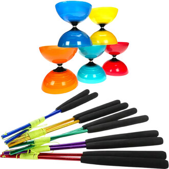 Kit de diabolo Beach Fixe avec trois diabolo colorés (bleu, orange, jaune, turquoise et rouge) et des baguettes en aluminium anodisé avec des poignées en caoutchouc.