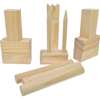 Jeu de Kubb - Échecs Vikings, comprenant des blocs en bois de différentes formes, dont des rectangles et des cylindres en bois naturel, empilés et disposés de manière à former le jeu.