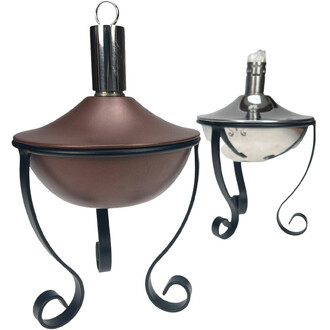 Lampe à huile torchière en métal noir avec bol marron et bras en volutes décoratives.