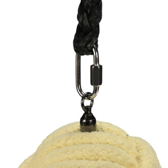Image d'un Large Monkey Fist Rope Dart montrant la partie supérieure avec un nœud en corde beige et un mousqueton en métal noir.