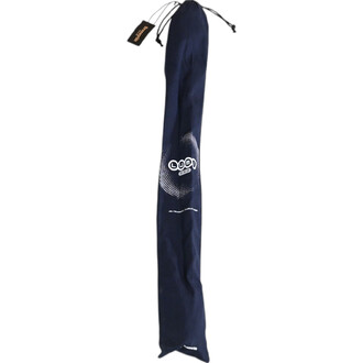 Sac de transport pour le Levistick Lumi Pro LED, de couleur bleu marine, avec un logo Lumi et des motifs en pointillé. Le sac est fermé par un cordon et a une étiquette de marque visible.