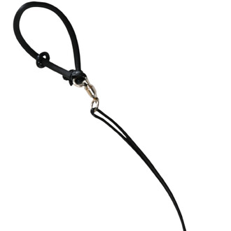 Câble de connexion noir avec un mousqueton et une boucle, conçu pour le Levistick Lumi Pro LED, permettant un maintien sécurisé.