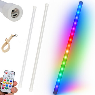 Levistick lumineux de Juggle Dream, comprenant deux baguettes blanches, un câble USB, un cordon avec crochet, et une télécommande avec plusieurs boutons de couleur. L'image présente également une baguette lumineuse avec des LEDs multicolores affichant un 