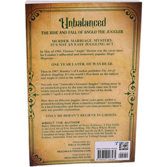 Couverture arrière du livre Unbalanced présentant le titre et une description intrigante du contenu. Le texte aborde l'histoire de Thomas Anglo Horton, un jongleur, mentionnant des thèmes comme le meurtre et le mystère, ainsi qu'une note sur l'auteur Barr