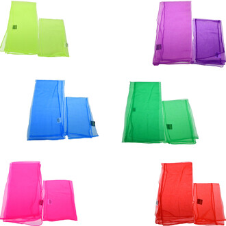 Lot de 3 foulards colorés, comprenant un foulard jaune et un foulard vert fluo, un foulard violet avec un foulard rose, un foulard bleu avec un foulard vert, ainsi qu'un foulard rouge avec un foulard rose. Chaque foulard est en tissu léger et transparent.