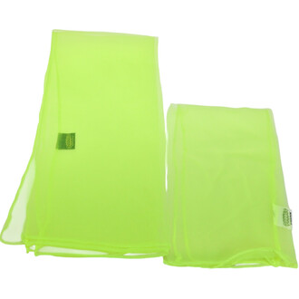 Foulards de jonglerie de couleur verte fluo, présentant trois pièces de différentes tailles, avec des bords soignés et des étiquettes visibles de la marque.