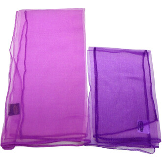 Lot de 3 foulards en tissu léger de couleur violette, présentant différentes tailles. Les foulards sont transparents et superposés, mettant en valeur leur texture.
