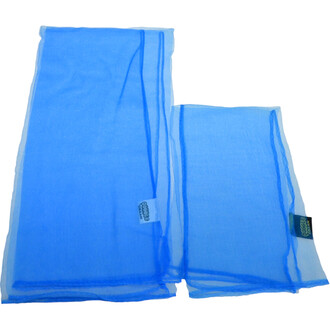 Lot de 3 foulards en tissu léger, de couleur bleue, présentés en deux tailles distinctes. Chaque foulard est transparent et légèrement froissé, avec des bords ourlés.