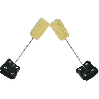 Main de Feu Confort avec poignées jaunes en tissu, support en métal et bases en cuir noir, conçue pour la pratique de jonglage avec feu.