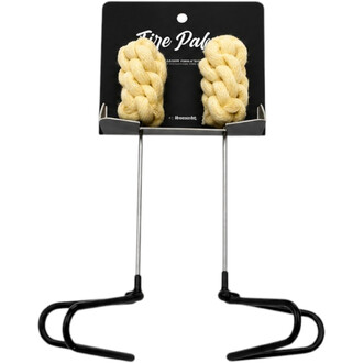 Paire de Mains de Feu Threeworlds Fire Pals avec mèches en kevlar tressé beige clair, fixées sur une tige métallique avec poignées noires en forme de boucle, présentées sur un support noir avec inscription Fire Pals.