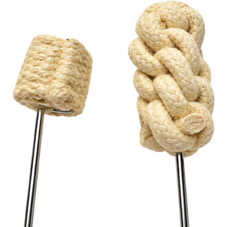 Paire de têtes de Mains de Feu Threeworlds en corde de kevlar tressée, montrées sur leurs tiges métalliques : à gauche une tête à tresse plate et à droite une tête à nœud volumineux.
