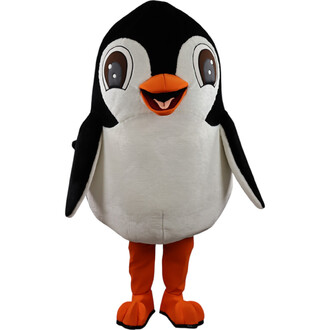Mascotte pingouin givré en costume peluche noir et blanc, bec orange, pieds orange et grands yeux expressifs.