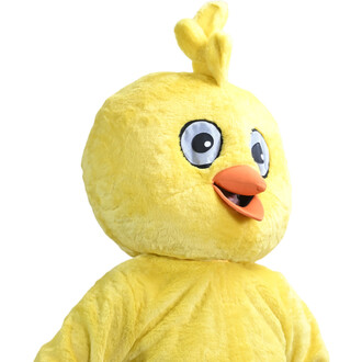 Mascotte de poussin jaune en peluche avec grosse tête ronde, touffe au sommet, bec orange et grands yeux expressifs.